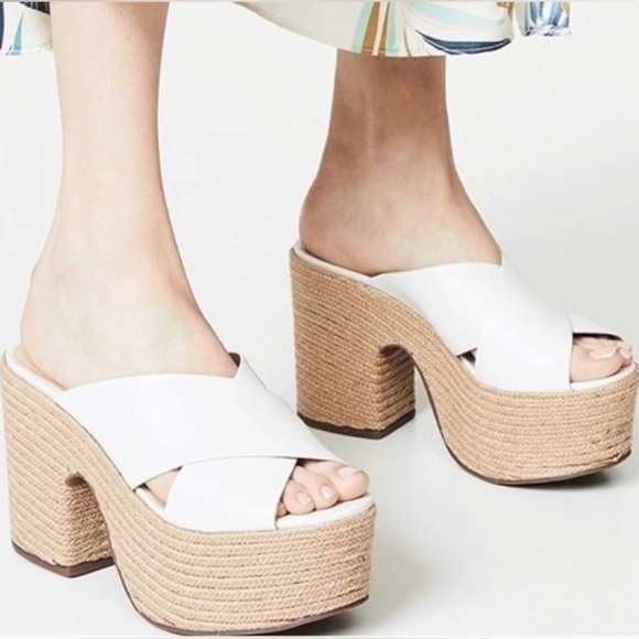 SCHUTZ Shoes - SCHUTZ Lora Platform in White Sz 6